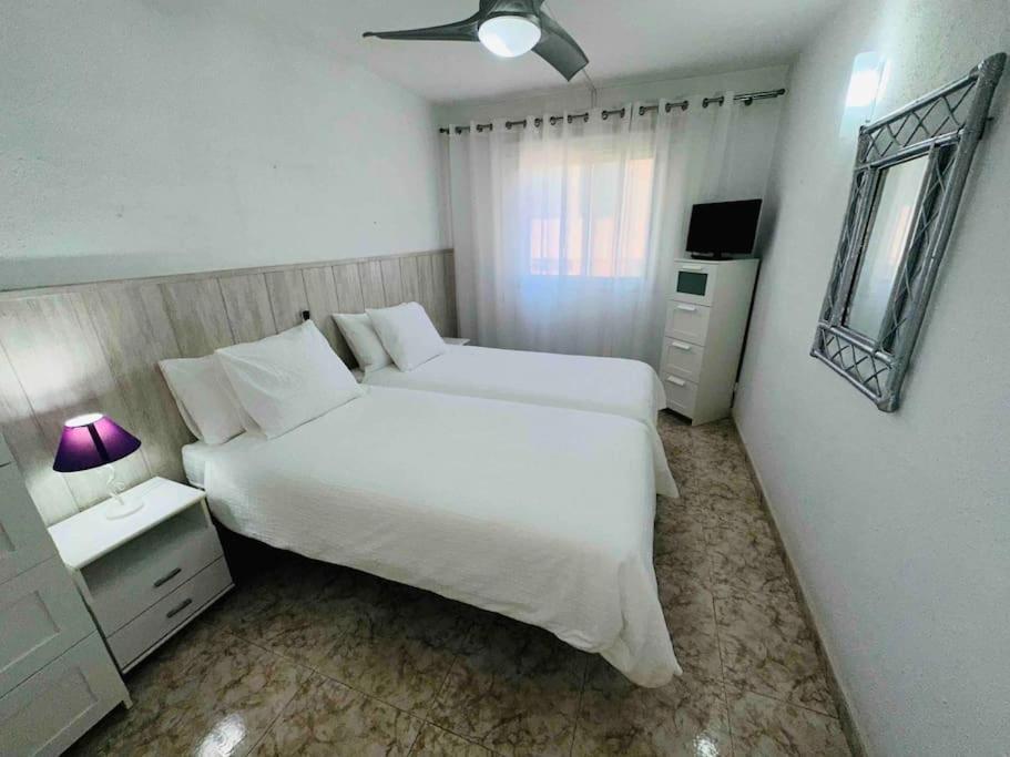 Las Vistas Beach Los Cristianos 2 Swimming Pools Ngoại thất bức ảnh